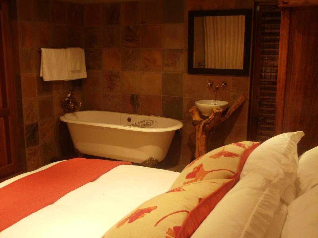 Bed and Breakfast Mokolodi House Габороне Номер фото